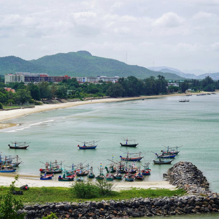 Go to the Beach With Khongsittha